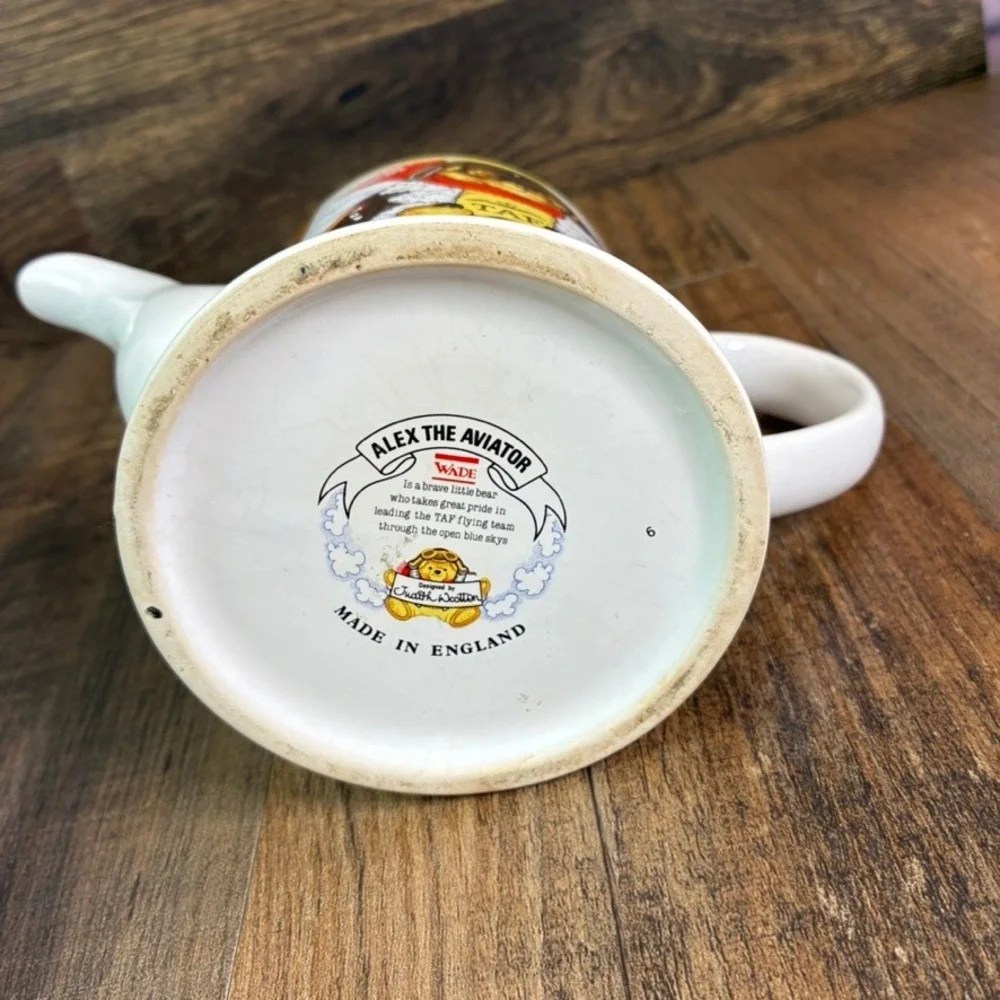 Wade Alex the Aviator Teapot Judith Wootton Made in England Bear Pilot Vintage